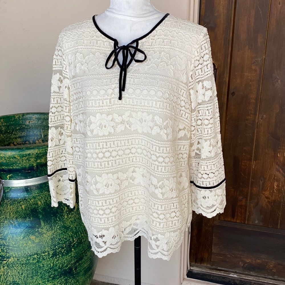 Crème color lace Talbots top trimmed with black velvet size Large